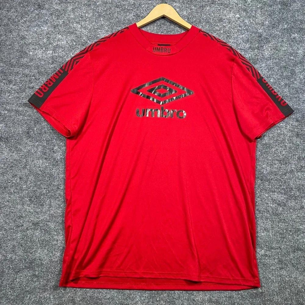 Umbro Mens Red Graphic Logo Performance T-Shirt Short Sleeve XXL Soccer Athletic